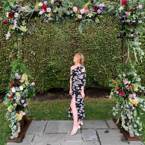 Meet Your Posher! - Picture 1 of 3